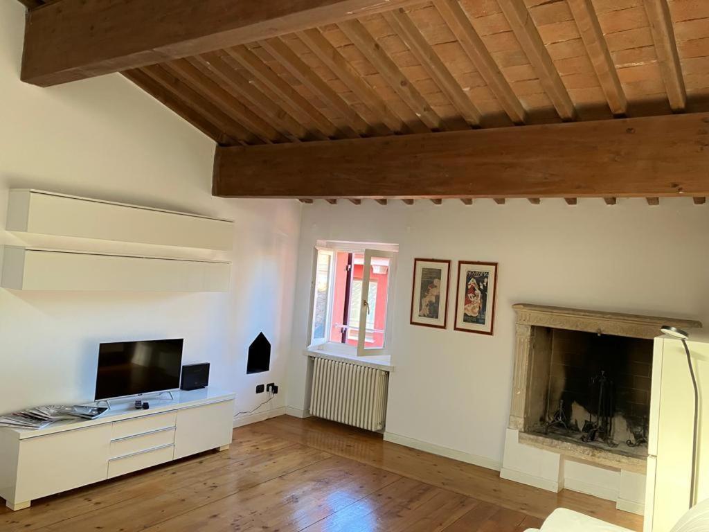 Ferienwohnung Locazione Via Fama 7 Verona Exterior foto