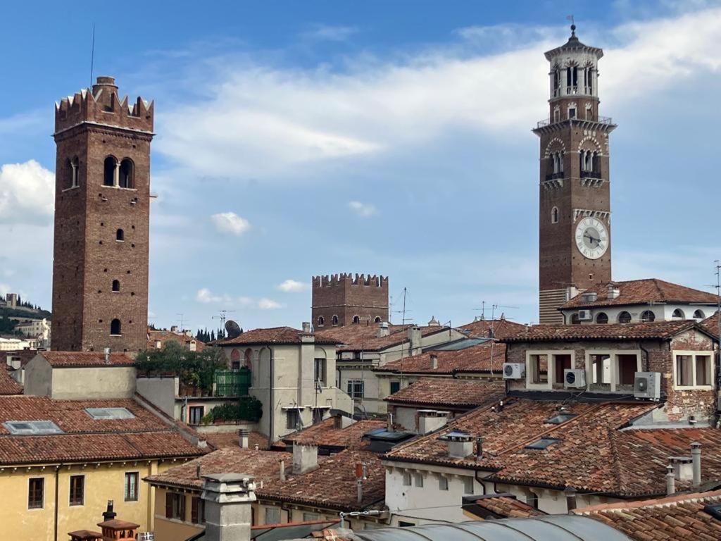 Ferienwohnung Locazione Via Fama 7 Verona Exterior foto